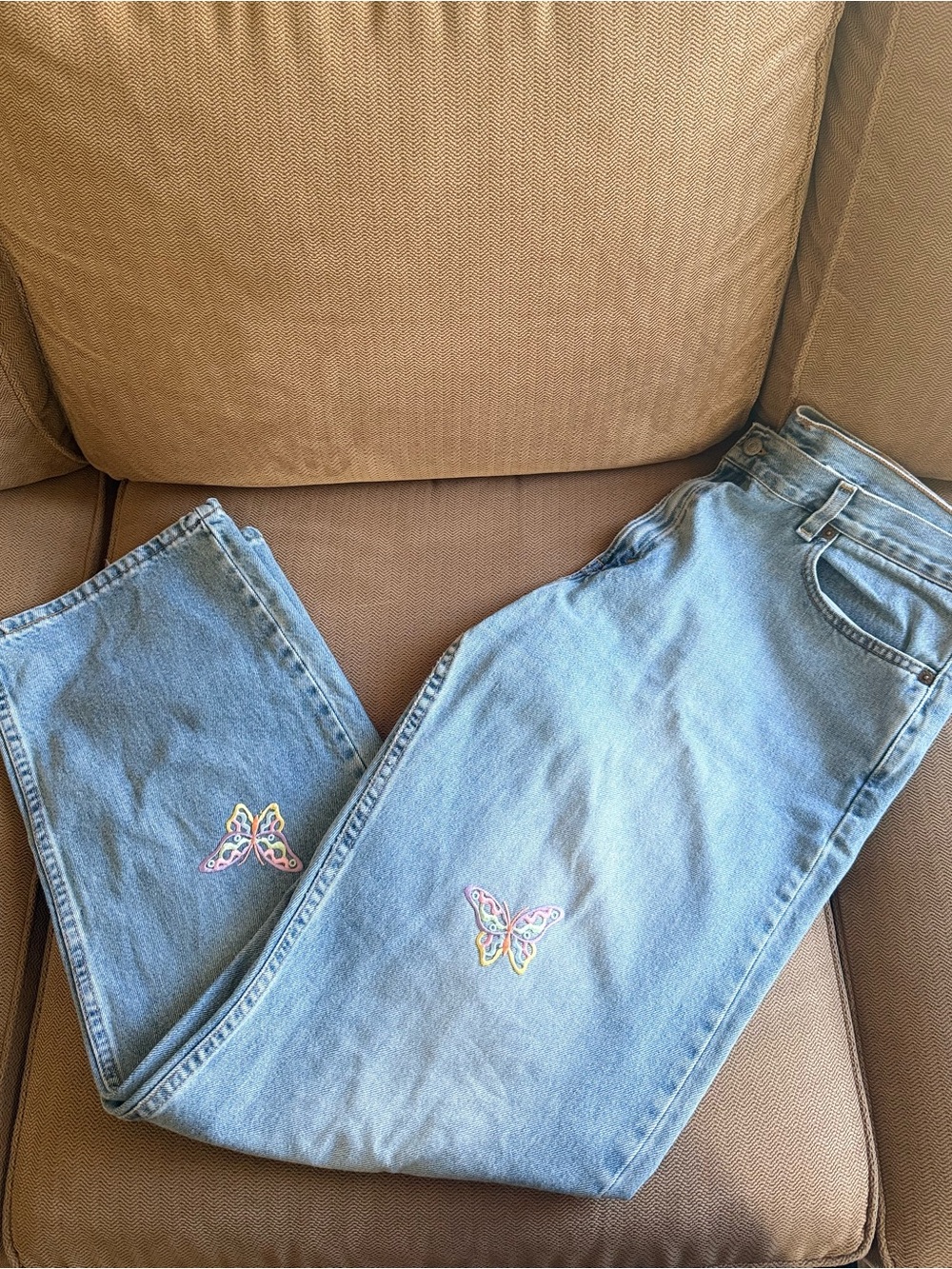 VTG Levi’s 577 embroidered butterfly denim jeans / 16 / lower rise loose fit